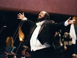 La Domenica di Ameria Radio del 27 aprile 2025 ore 18 – I Grandi Interpreti – Luciano Pavarotti